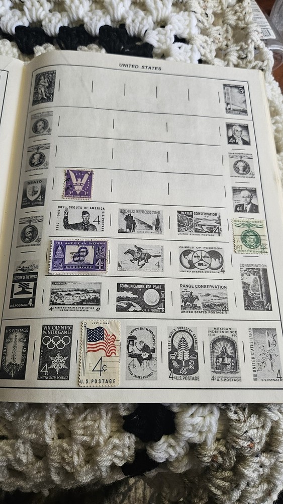 Monarch World Stamp Album Stamp Book With Stamps