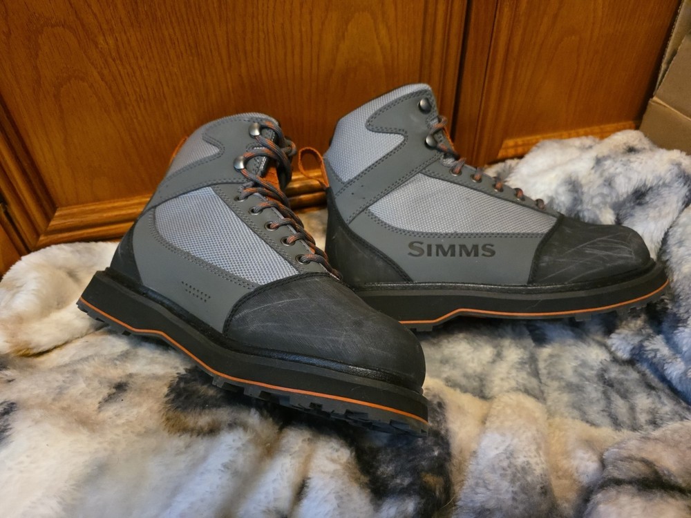 Simms Womans Size 7 Tributary™ Wading Boot w/ Rubber Sole Basalt