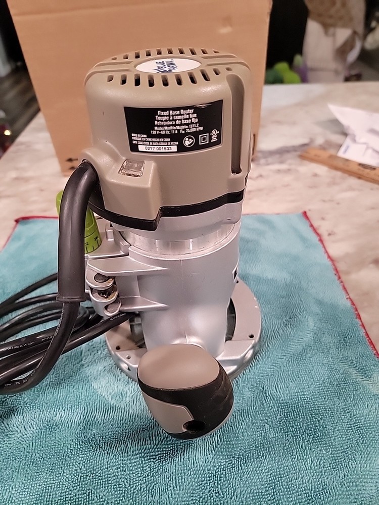 BLUE HAWK PLUNGE ROUTER