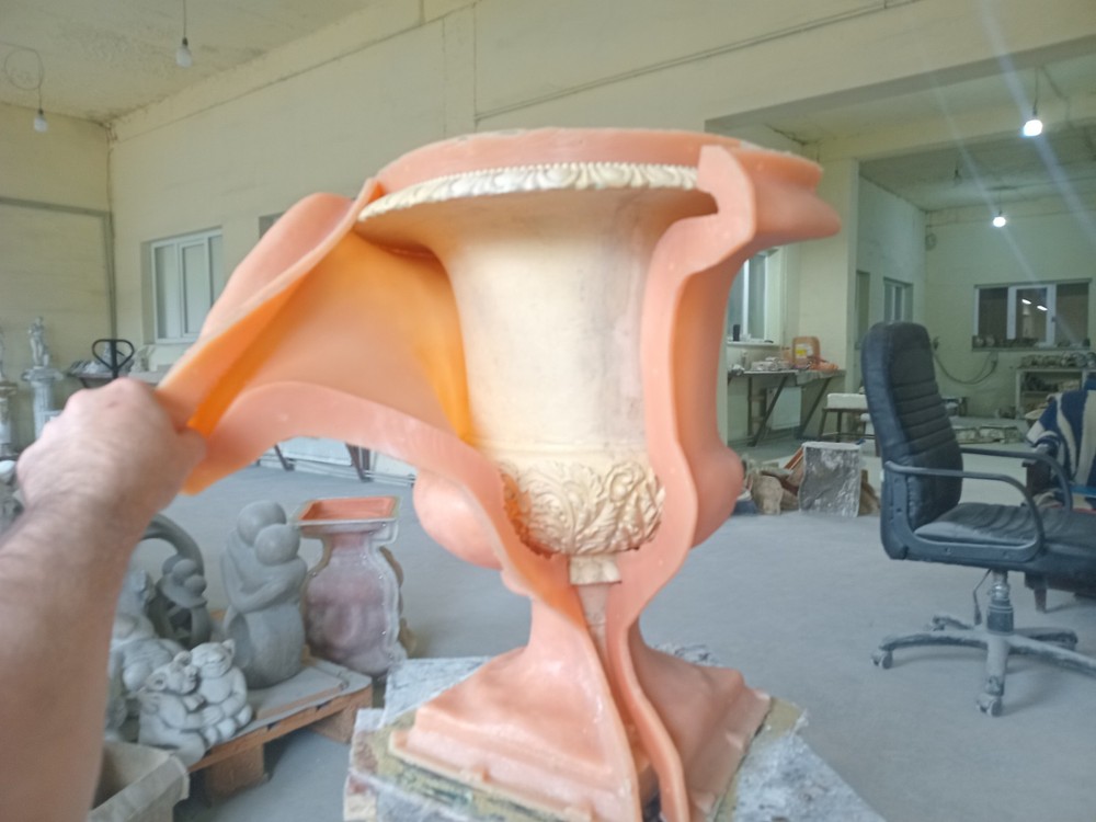 Polyurethane flexible mold with a plastic frame"Lily flower pot"