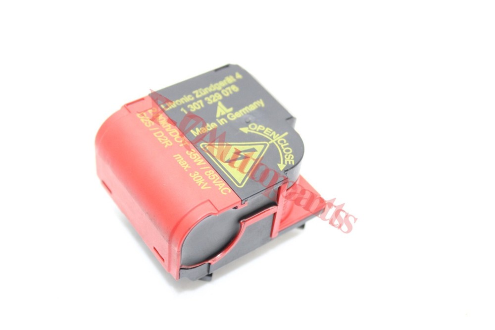 02-06 MINI COOPER S Headlight Ballast Igniter Socket.