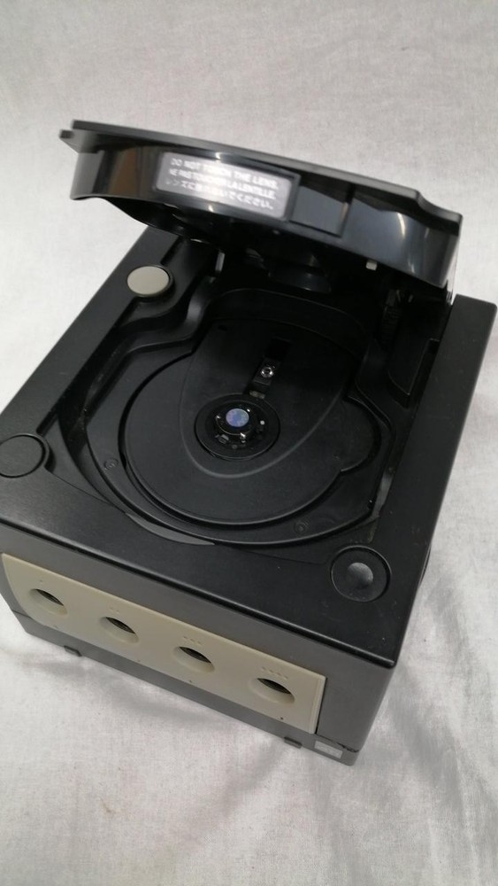 NINTENDO DOL-001 GameCube