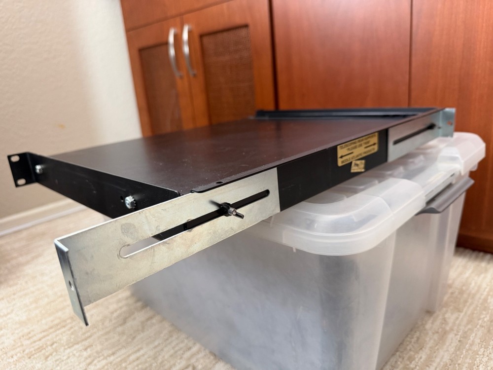 Middle Atlantic 1U pull-out Rack shelf