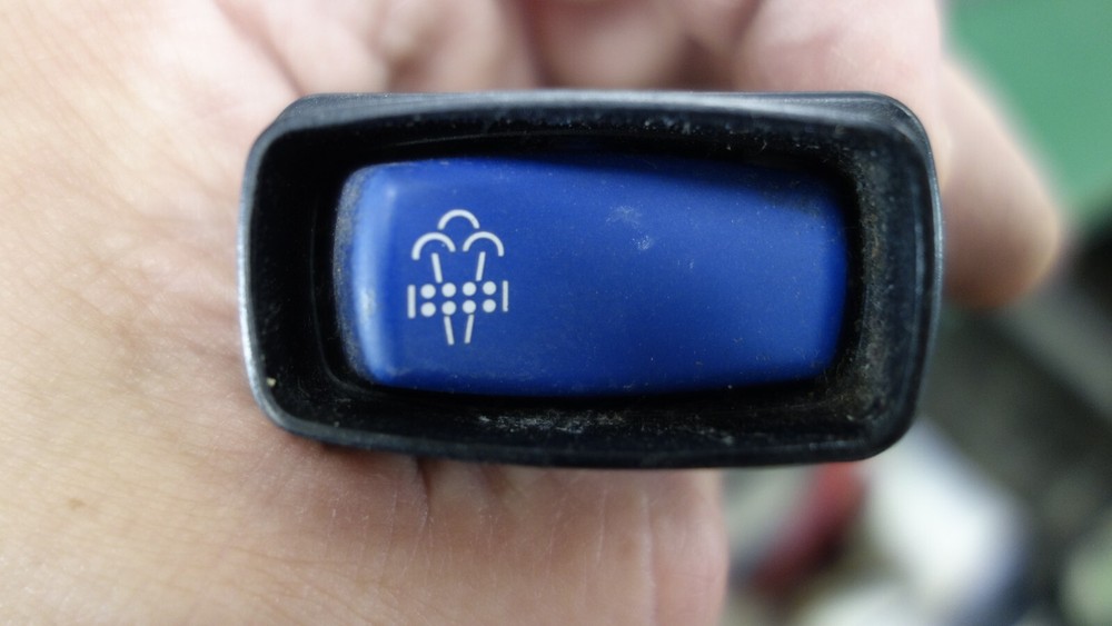 Mack/Volvo 21266899 Switch