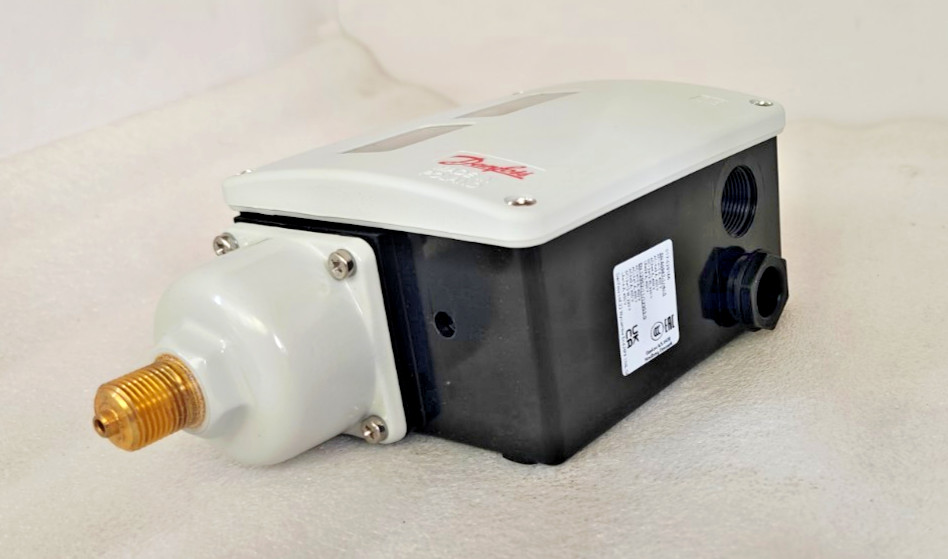 017-529166 Danfoss Pressure Switch RT110