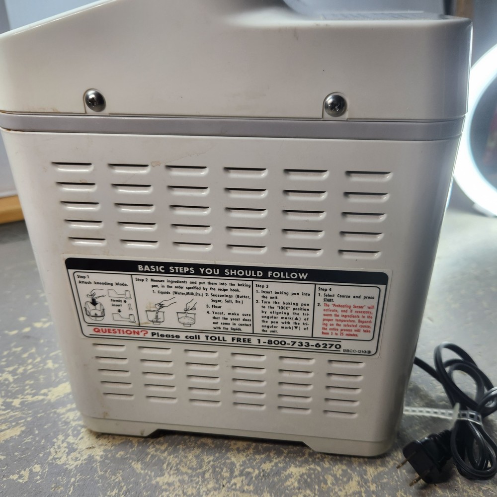 Zojirushi BBCC-Q10 Home Bakery Junior Automatic Bread Machine