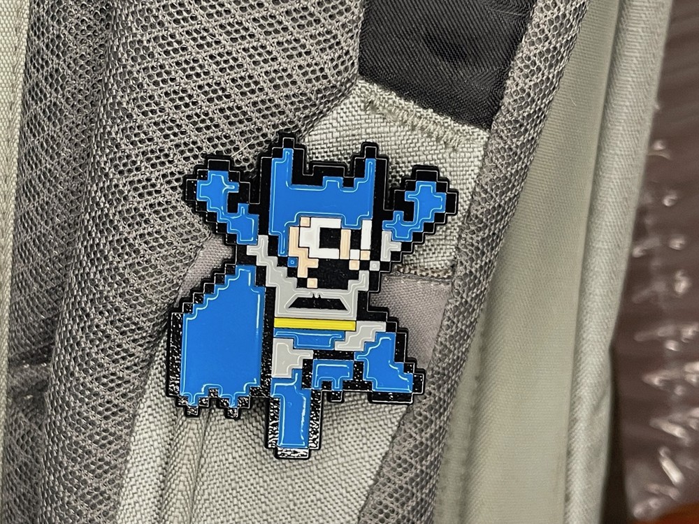 Batman Nintendo Style 16-Bit Enamel Pin!