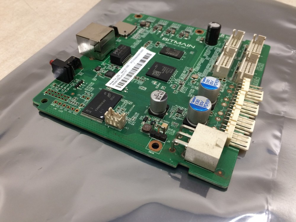 Bitmain S17+ Control Board C52 AMCB07