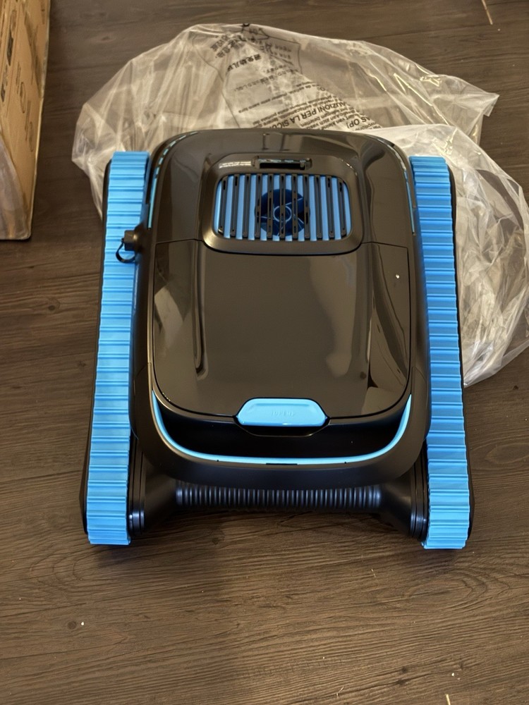 Brand New Cordless Pool Vacuum Cleaner