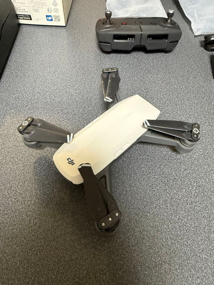 Dji Spark Drone Full Set White Quadcopter With Camera Controller Battery (Needs