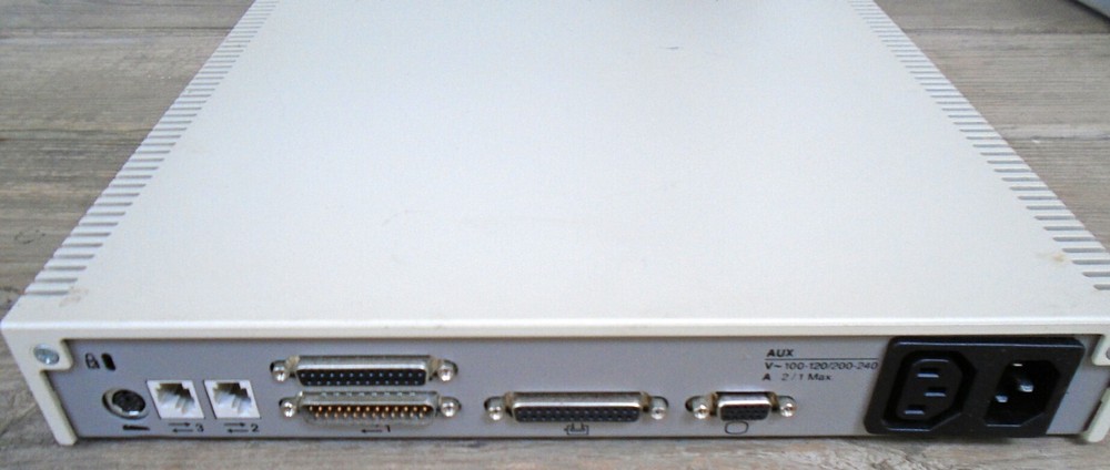 Digital DEC VT525 Multi-Session Boundless Color Computer Terminal Base VT525-A6