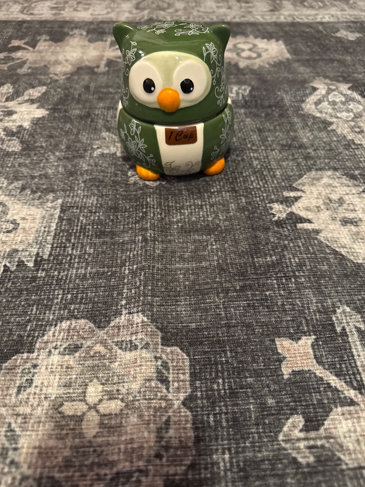 Owl stacking measuring cups