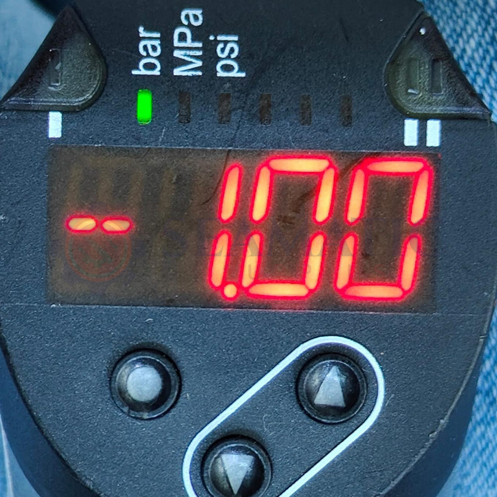 Surplus IFM PY7670- Pressure sensor with display , V#325