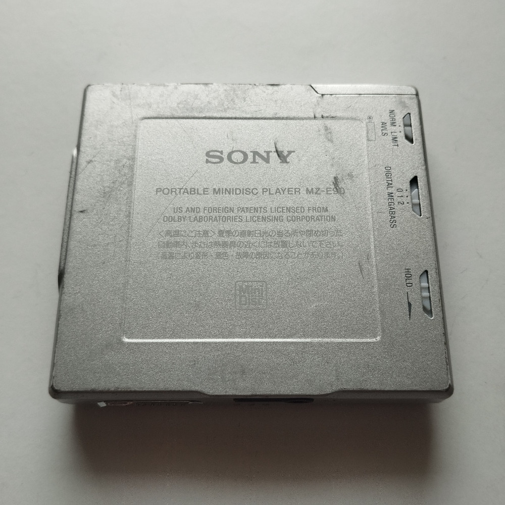Sony MZ-E90 MD MiniDisc Walkman Only Player Silver Used