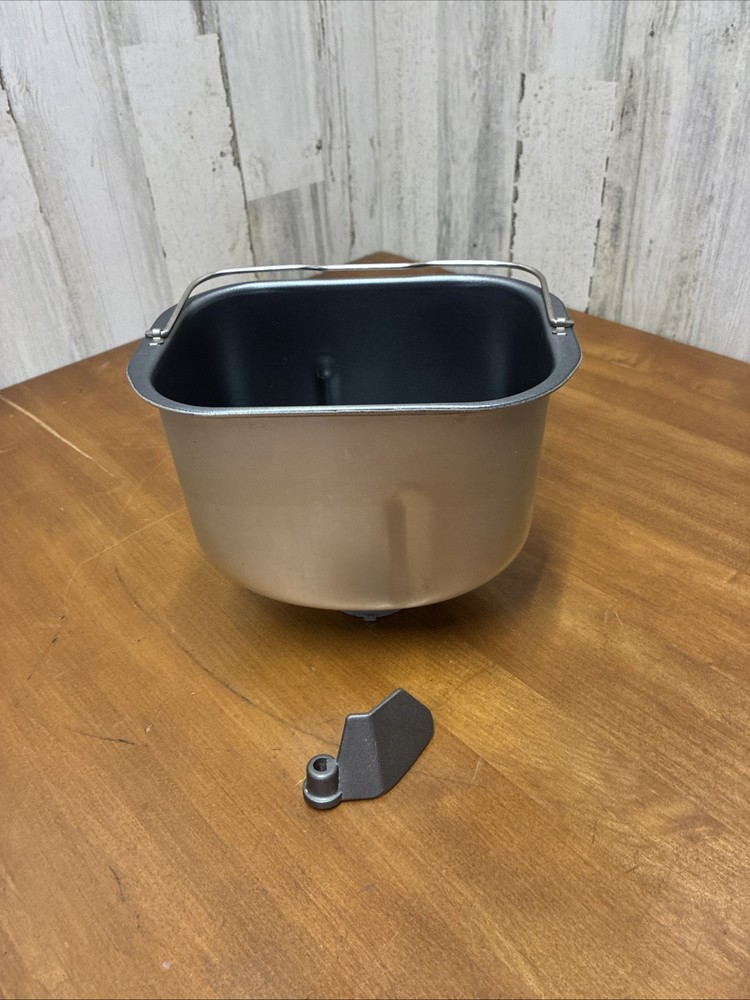 Cuisinart  CBK-100 Bread Maker Replacement Pan & Paddle OEM