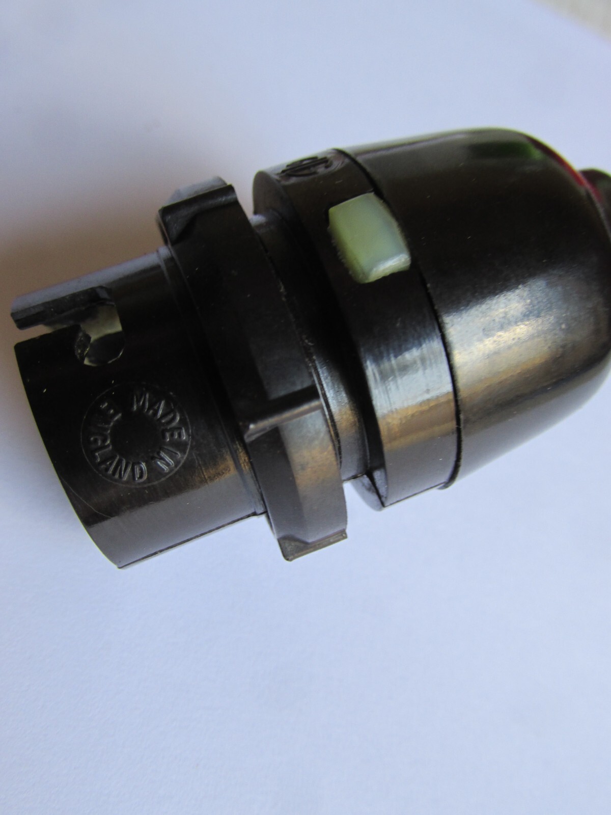 Vintage B22 WG , Bakelite Holder . (TRP04)