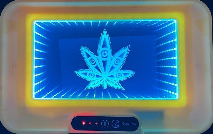 💚3D RGB LED LIGHT UP GLOW ROLLING TRAY💛😎RANDOM COLORS & DESIGNS