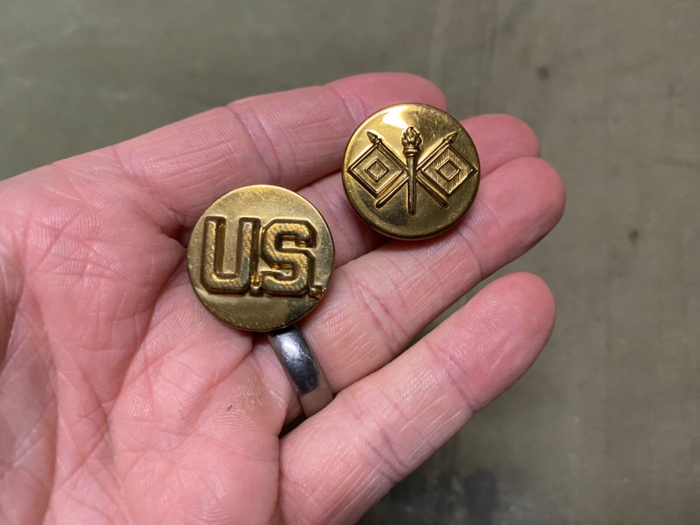 ORIGINAL EARLY WAR WWII US ARMY SIGNAL CORP M1938 CLASS A JACKET COLLAR DISCS