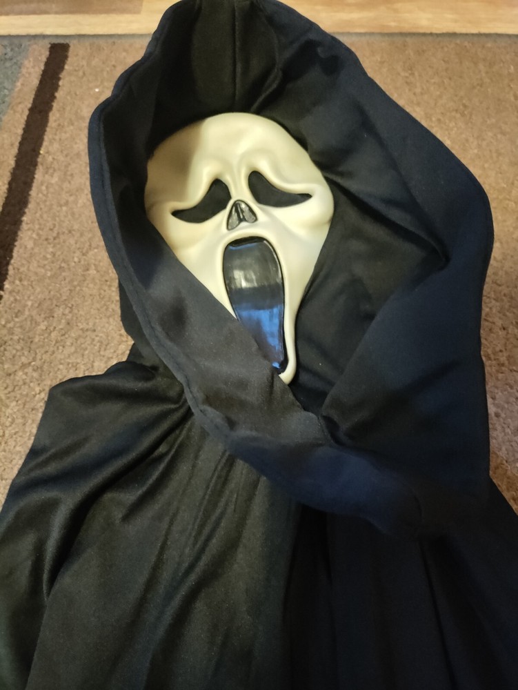 Extremely RARE Ghostface Funworld DIV fantastic faces with long cape GITD