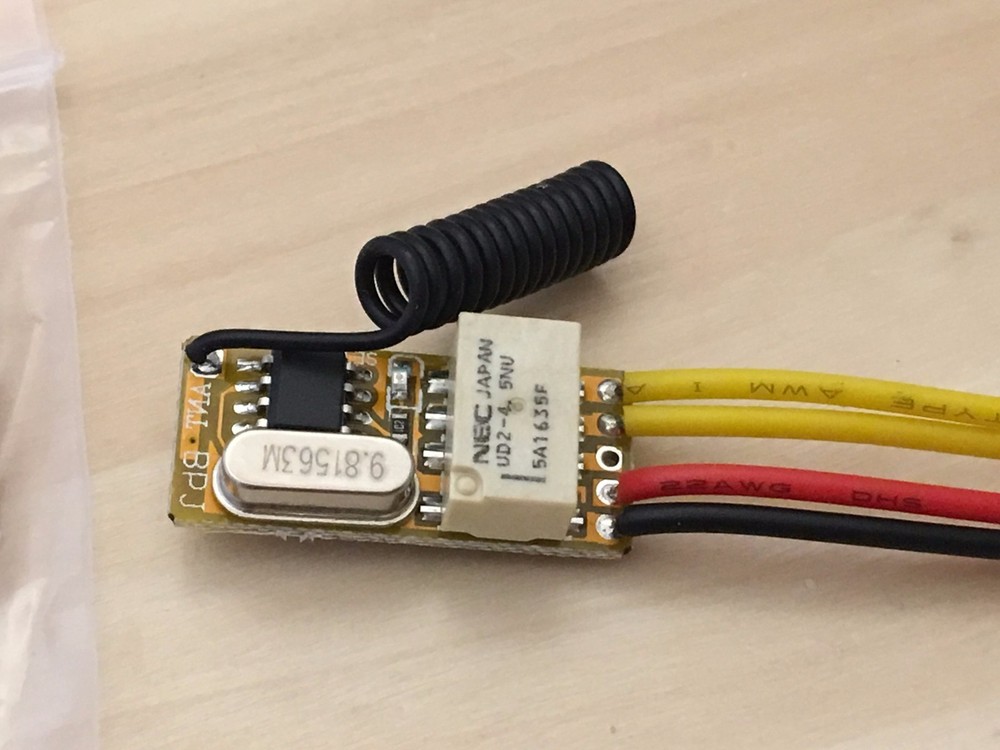 White small RF Wireless Remote Control Momentary/Toggle/Latch 3.7 - 12v A12