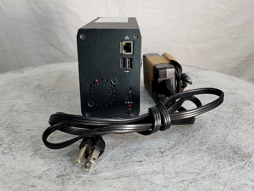 IOMEGA StorCenter ix2 NHDD2M Diskless Network Storage Device
