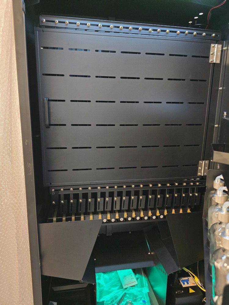 vape,perfumes vending machine