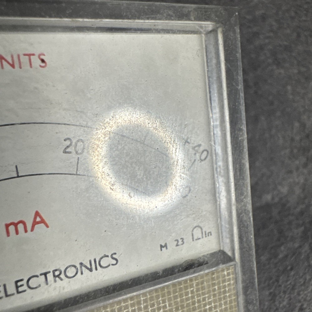 K . W . ELECTRONICS Front mA Meter TRANSCEIVER KW 2000B