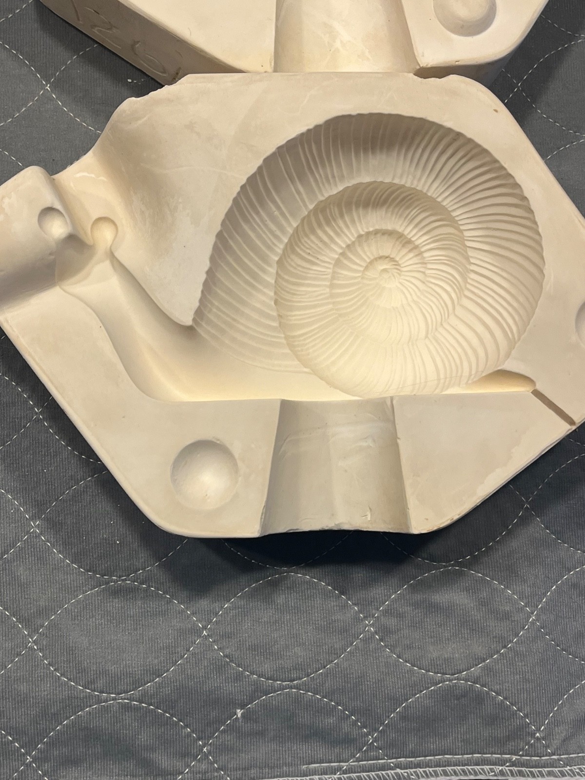 VTG Duncan Mold 126 Ceramic Slip Mold large Snail Figurine