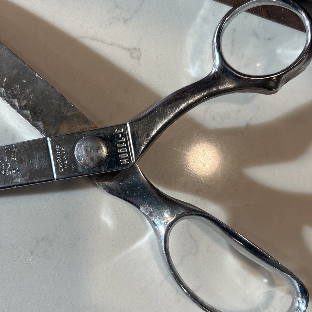 Wiss Vintage Pinking Shears Pink Rite Model E Zig Zag Sawtooth Pattern Scissors