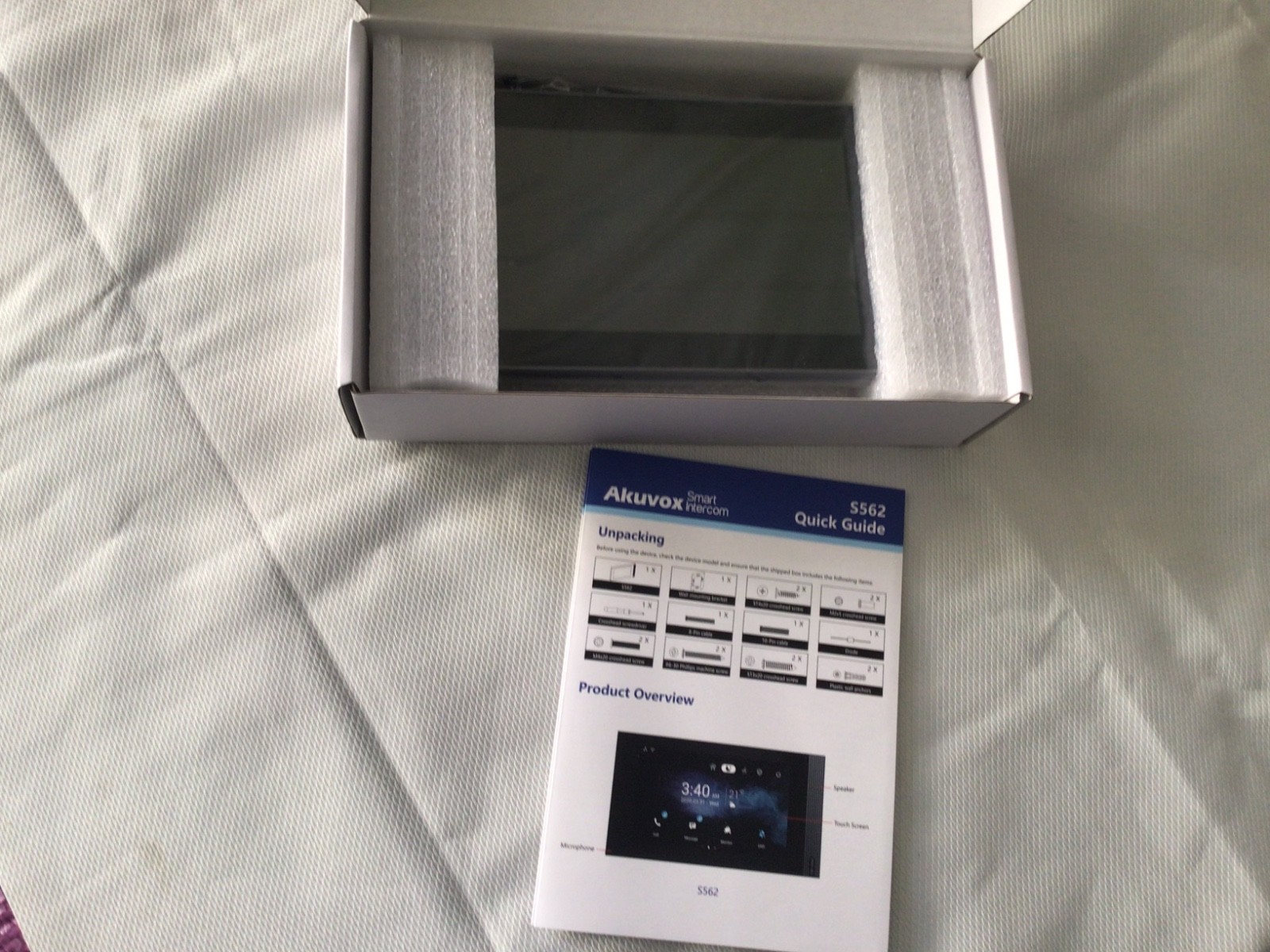 AKUVOX S562 Luxury Smart Indoor Monitor 7” Smart intercom for Home Integration