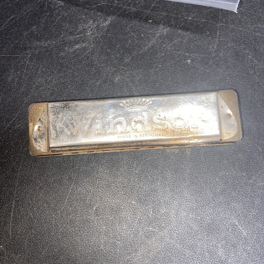 Vintage Windsor harmonica
