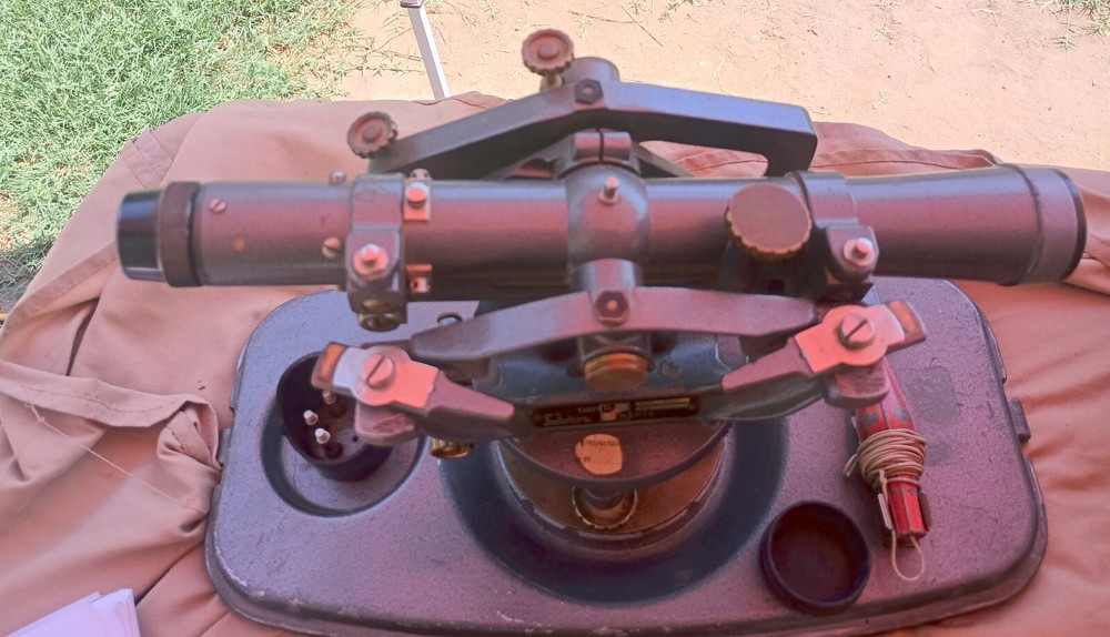 David White Model 8300 Surveyors Transit Level Scope With Case