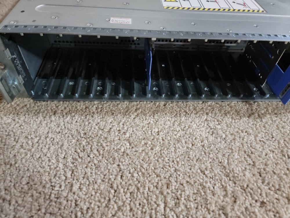 EMC SAE Hard Disk Expansion Array 100-562-964 2.5"