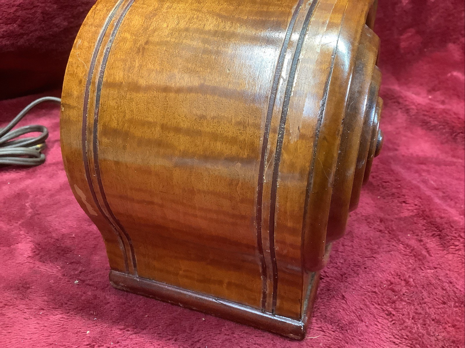 VINTAGE 1930s EMERSON 212 “Bullseye” CABINET ART DECO RADIO WITH INLAYS Beauty!