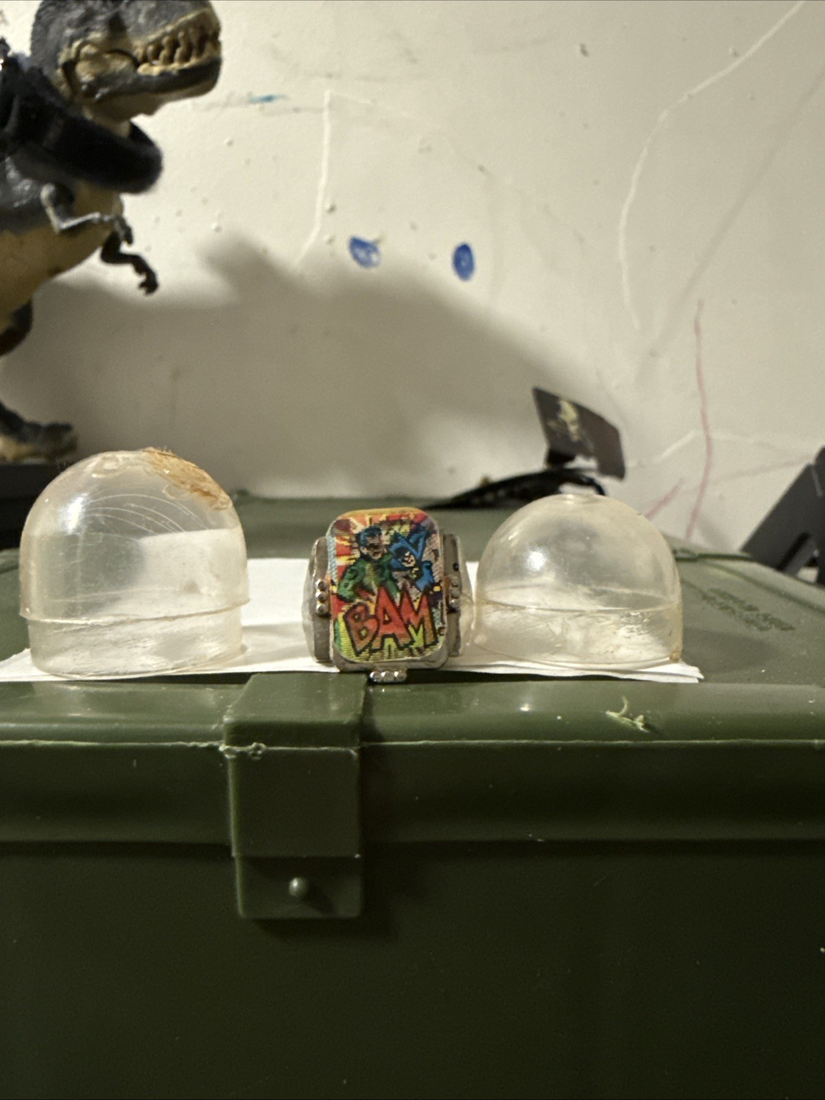 Vintage 1960's Vari-Vue Batman Robin Riddler Plastic Flicker Ring