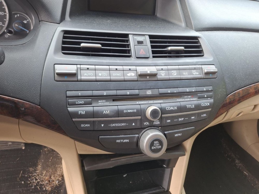 2010 Honda Crosstour Used Upper Dash Display Screen, No Anti-Theft Code