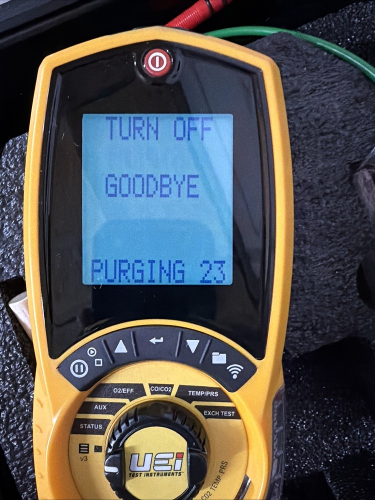 UEI C163 COMBUSTION ANALYZER IN CASE