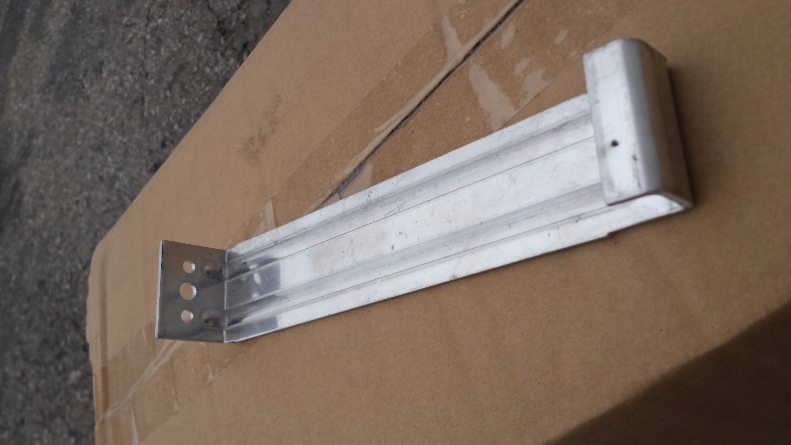 7 Inch Galvanized steel  inside gutter hangers 16 Gauge  1 box of 100