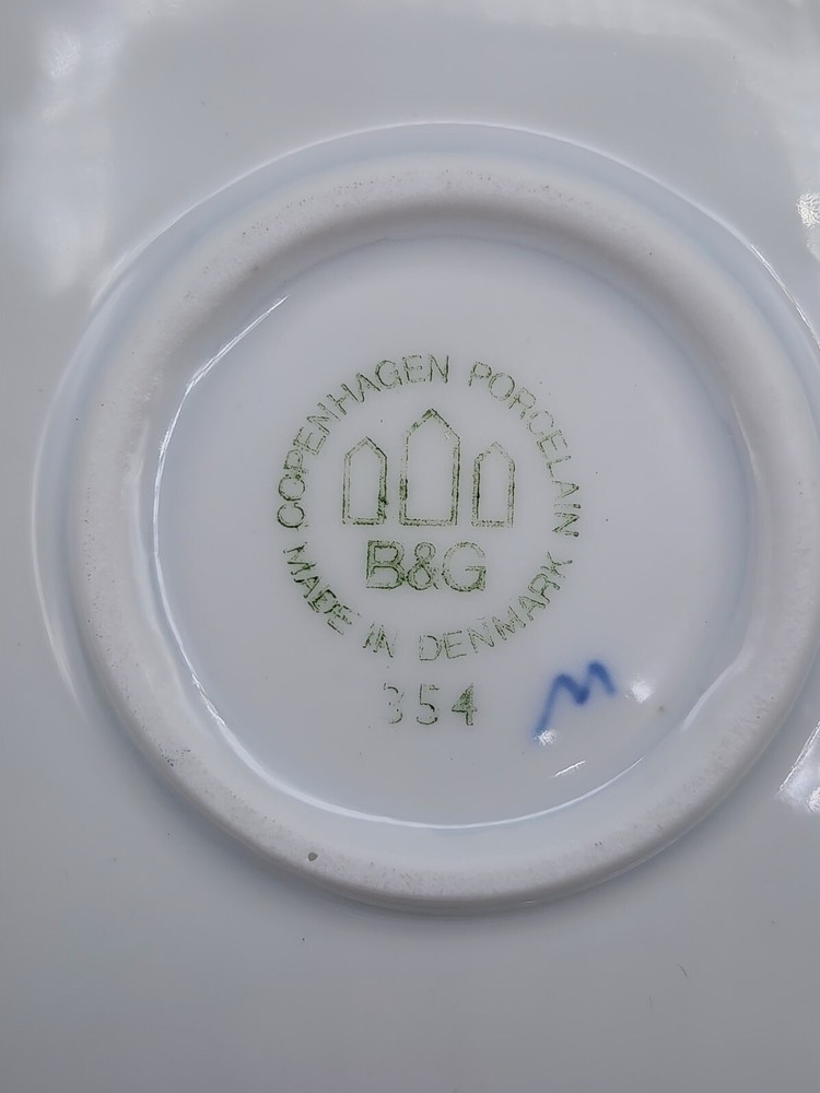 Bing & Grondahl Christmas Rose Triangular Cake Plate ca 9"Julerose