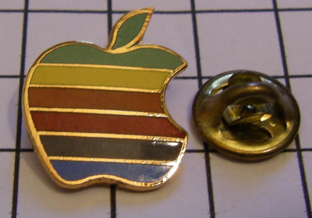 APPLE computer RAINBOW LOGO variant 8 pin badge Mac MACINTOSH