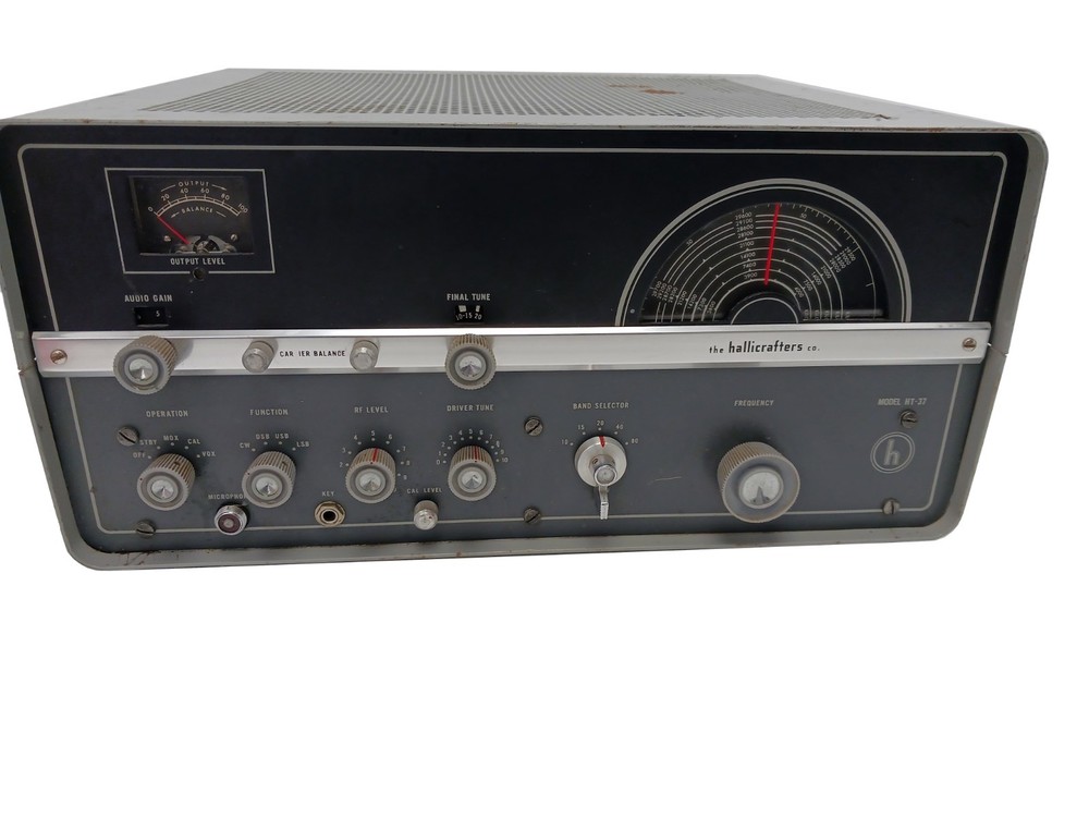 Hallicrafters HT-37 Ham Radio HF Transmitter Vintage 1960s - POWERS UP