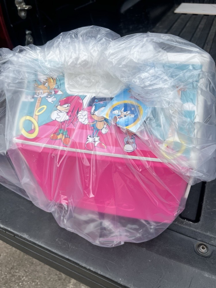 New Igloo Sonic 7 QTs Playmate