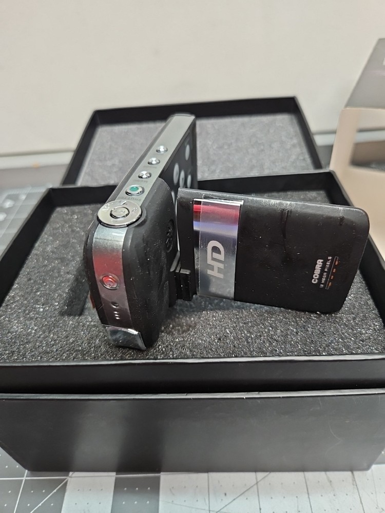 Digital Camcorder Cobra 12 Mega Pixel, Cable, New Open box
