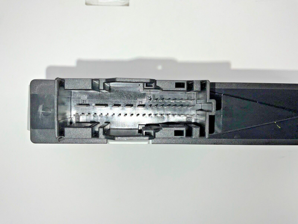 2012 BMW 550i Central Locking Module w/ Key Keyless Entry 9268751 OEM