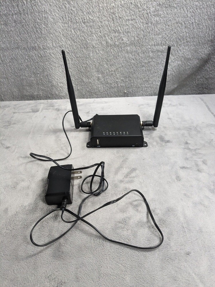Social Powered Wifi Hotspot Model SH100 With Cable