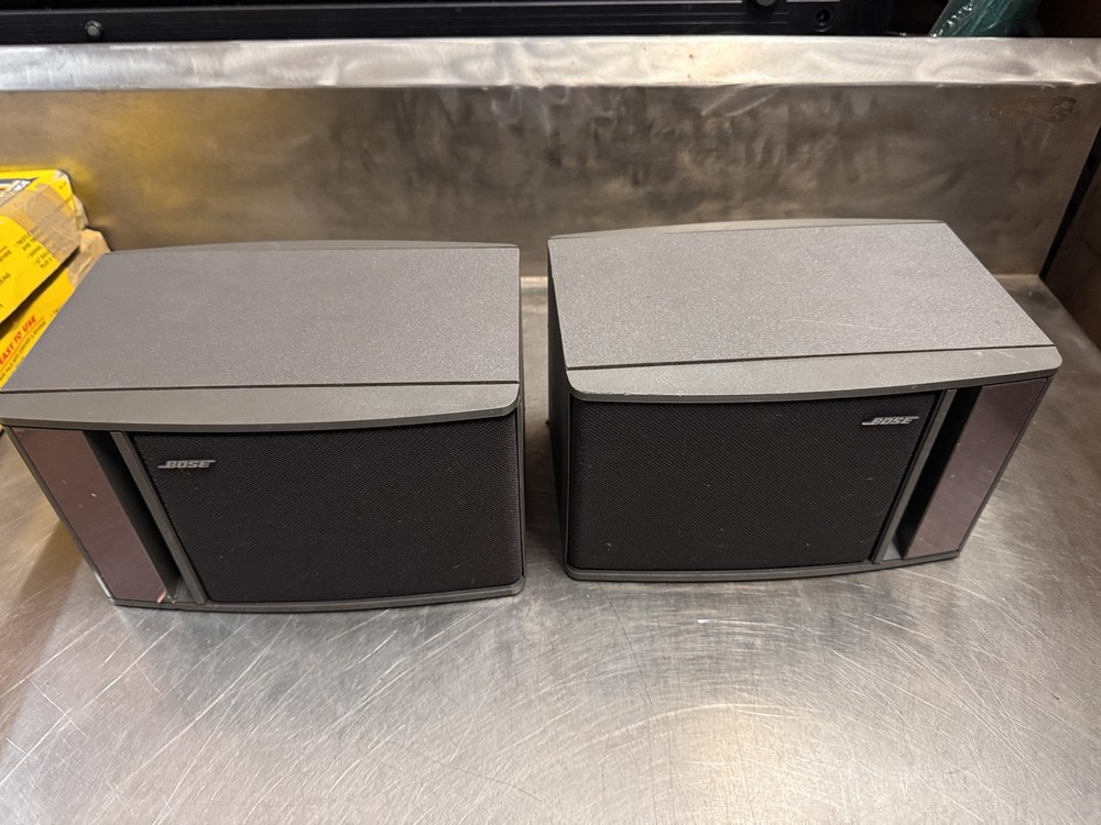 Bose Model 141 Speaker Pair