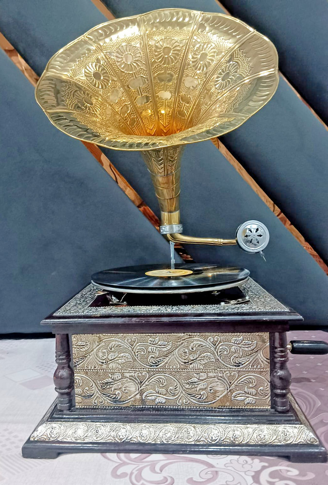 Vintage HMV Gramophone – Fully Functional Wind-Up Phonograph Record Player – Han