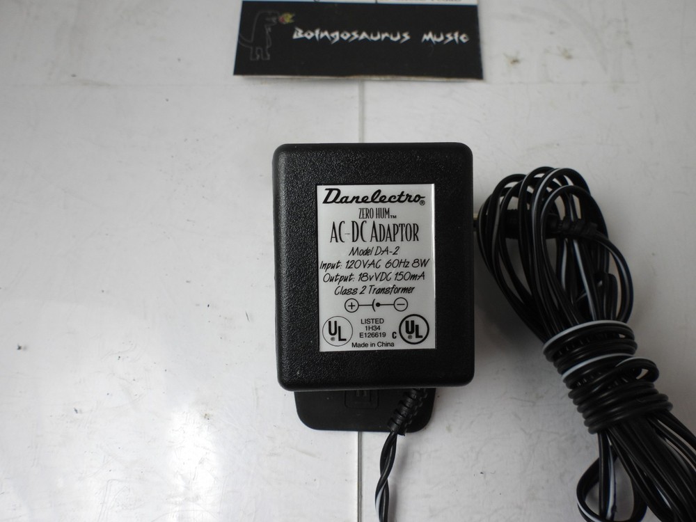 Original Danelectro DA-2 Zero Hum 18-Volt DC Power Supply Effects Pedal Adapter