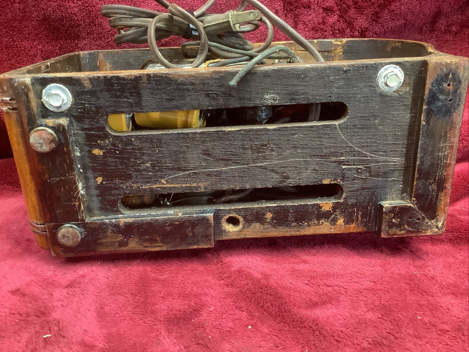 VINTAGE 1930s EMERSON 212 “Bullseye” CABINET ART DECO RADIO WITH INLAYS Beauty!