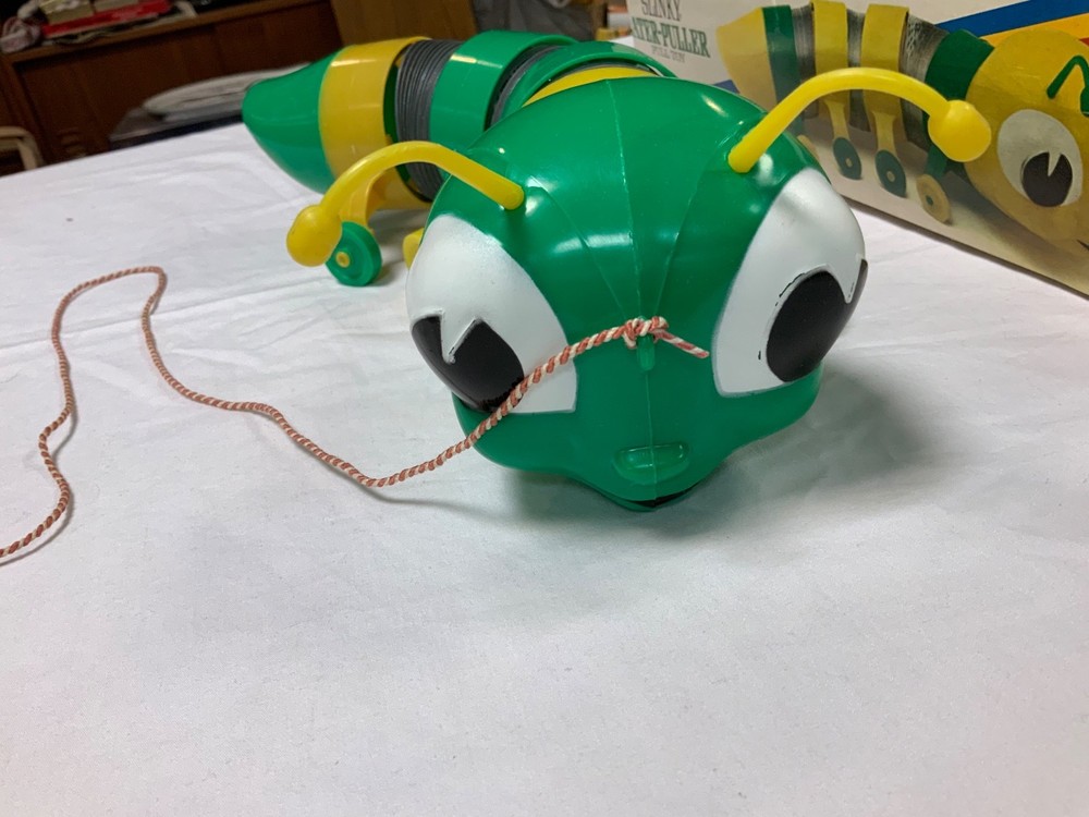 Vintage Slinky Cater-Puller Pull Toy